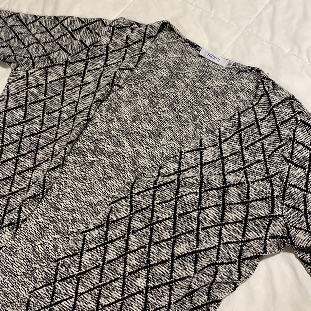 Pattern Cardigan - Picture 2 of 5